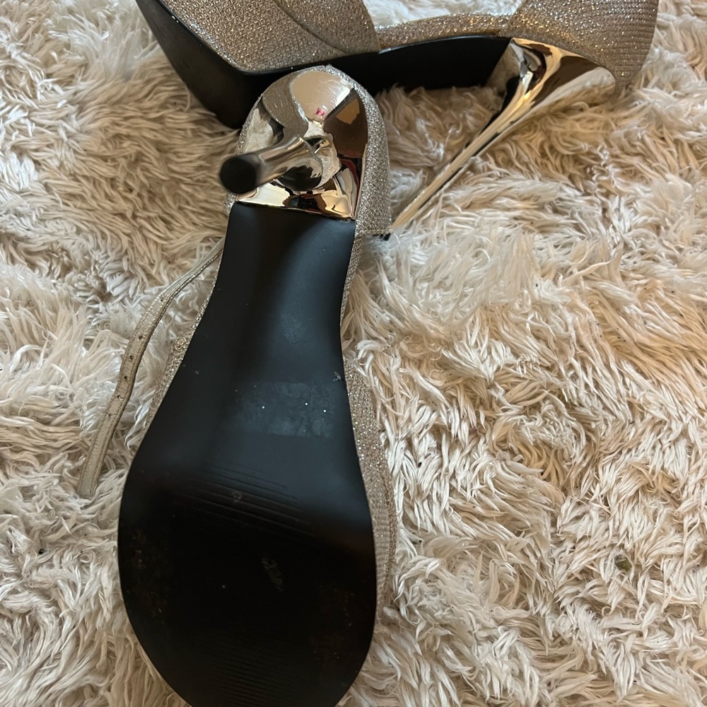 Heels - Picture 7 of 9
